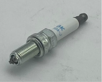 NGK MAR10 -A-J spark plugs . Suit 1098. mar10aj
