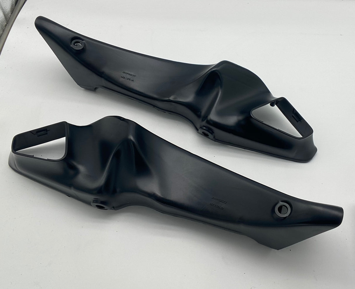 Airbox Intake Runners 748-996 Inners. Pair. Replaces 69923771A. New.