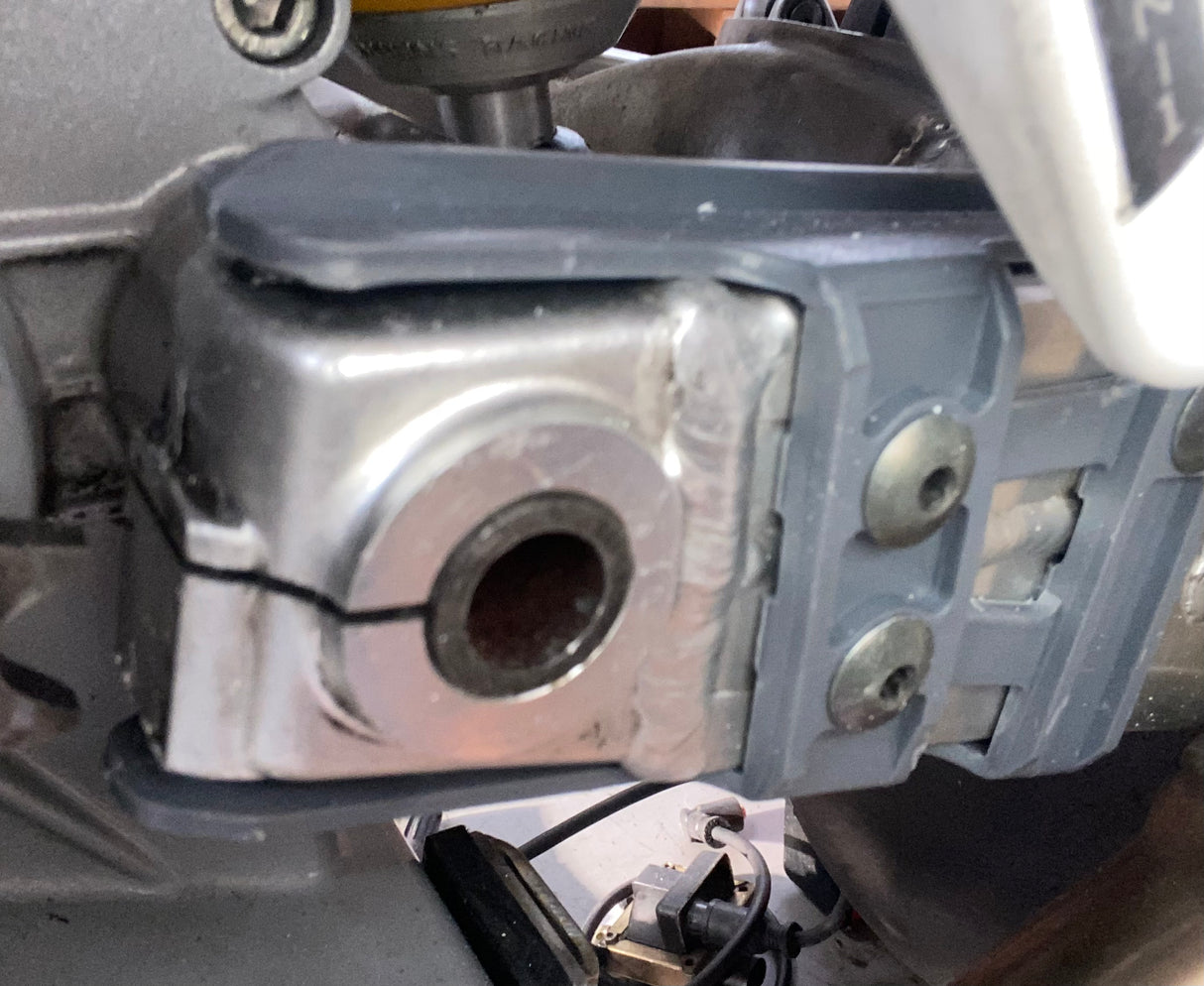 Chain slider 851 888 Monster 900, M900ie, Superlight and probably more too. Replaces 44710011BB.