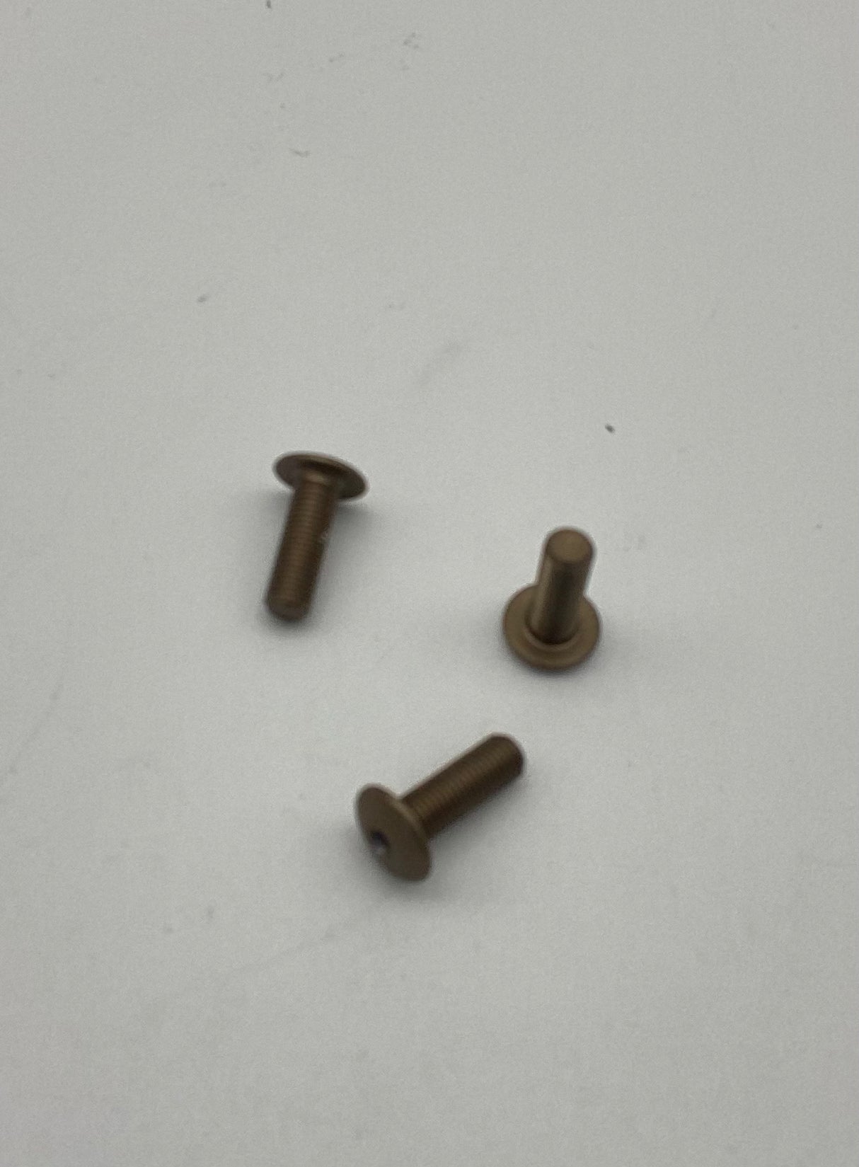 Fairing screw 748-999