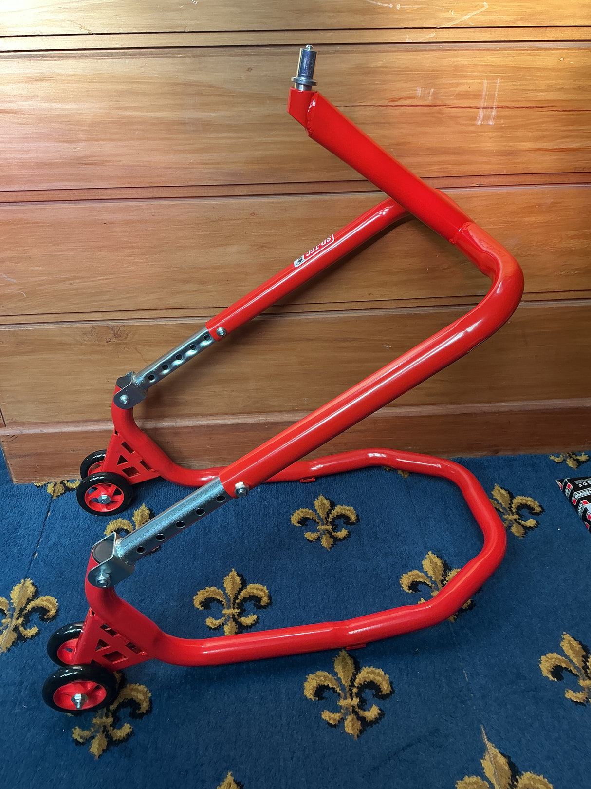 Front wheel stand. Front race stand Paddock stand. Goes under triple clamp.