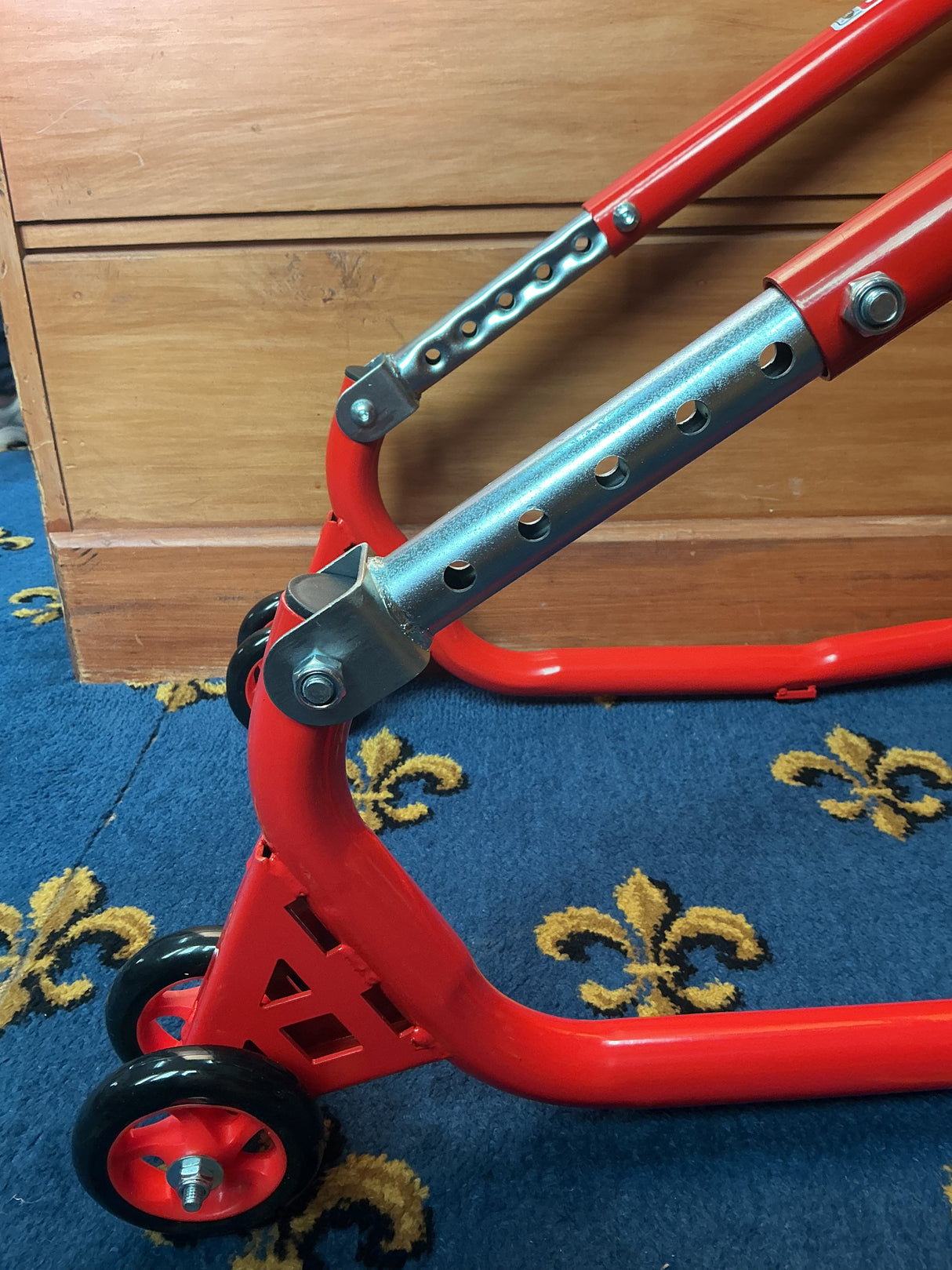 Front wheel stand. Front race stand Paddock stand. Goes under triple clamp.