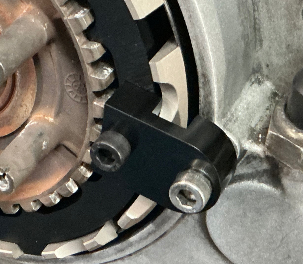DOD Clutch basket / hub holding tool.