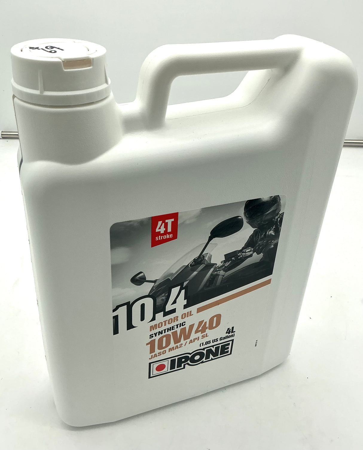 Ipone 10.4 10/40 Semi synthetic oil. 4 litres.