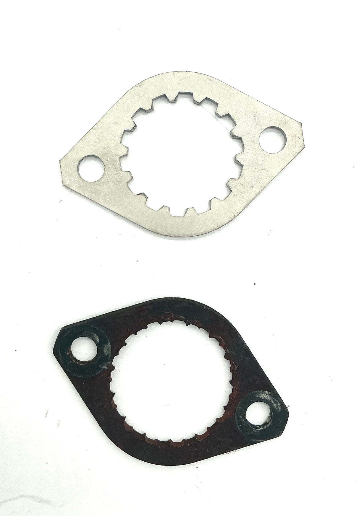 Sprocket retainer plates new. These hold the front sprocket on. 2 bolt holes 82610111A