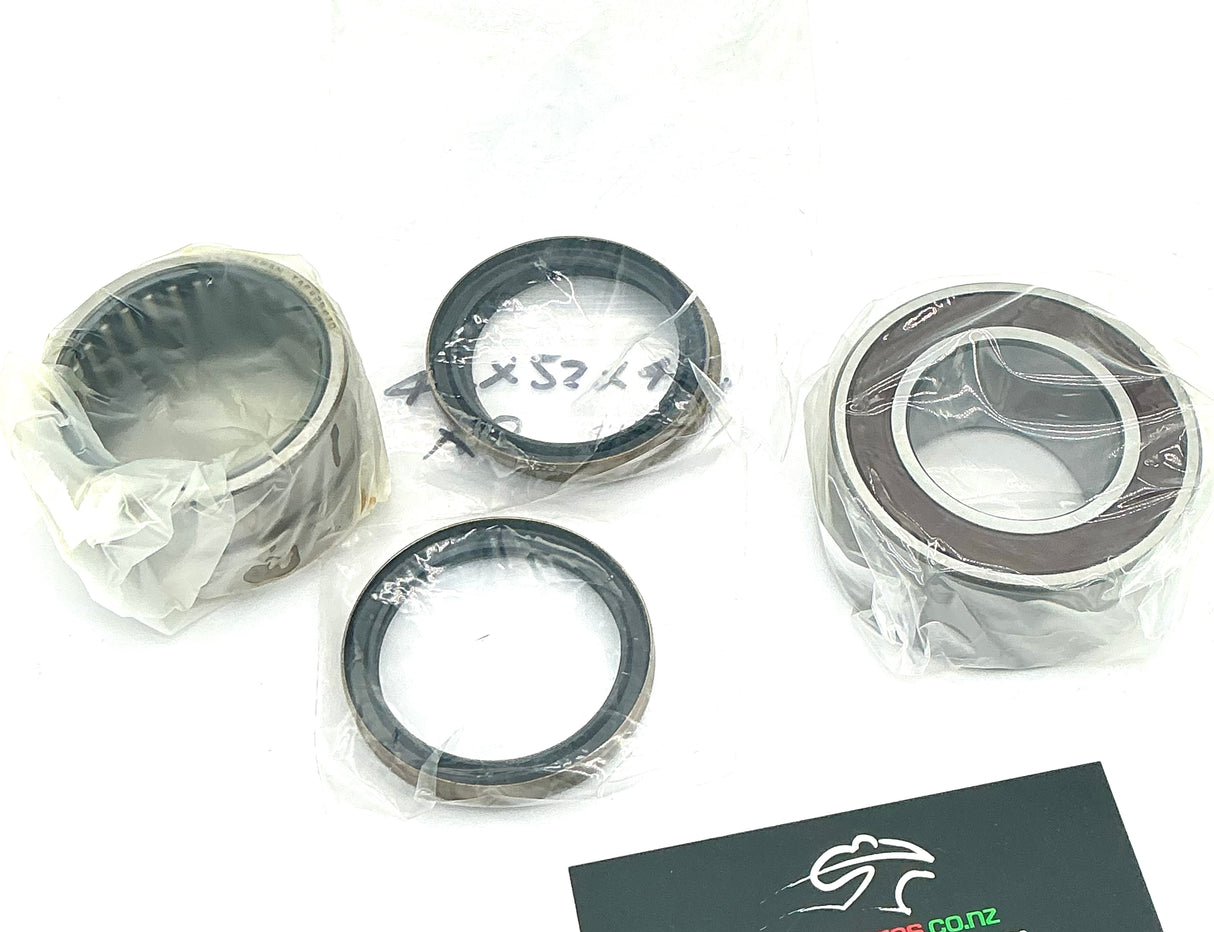 748 916 996 Rear Hub Bearing set + Seals kit