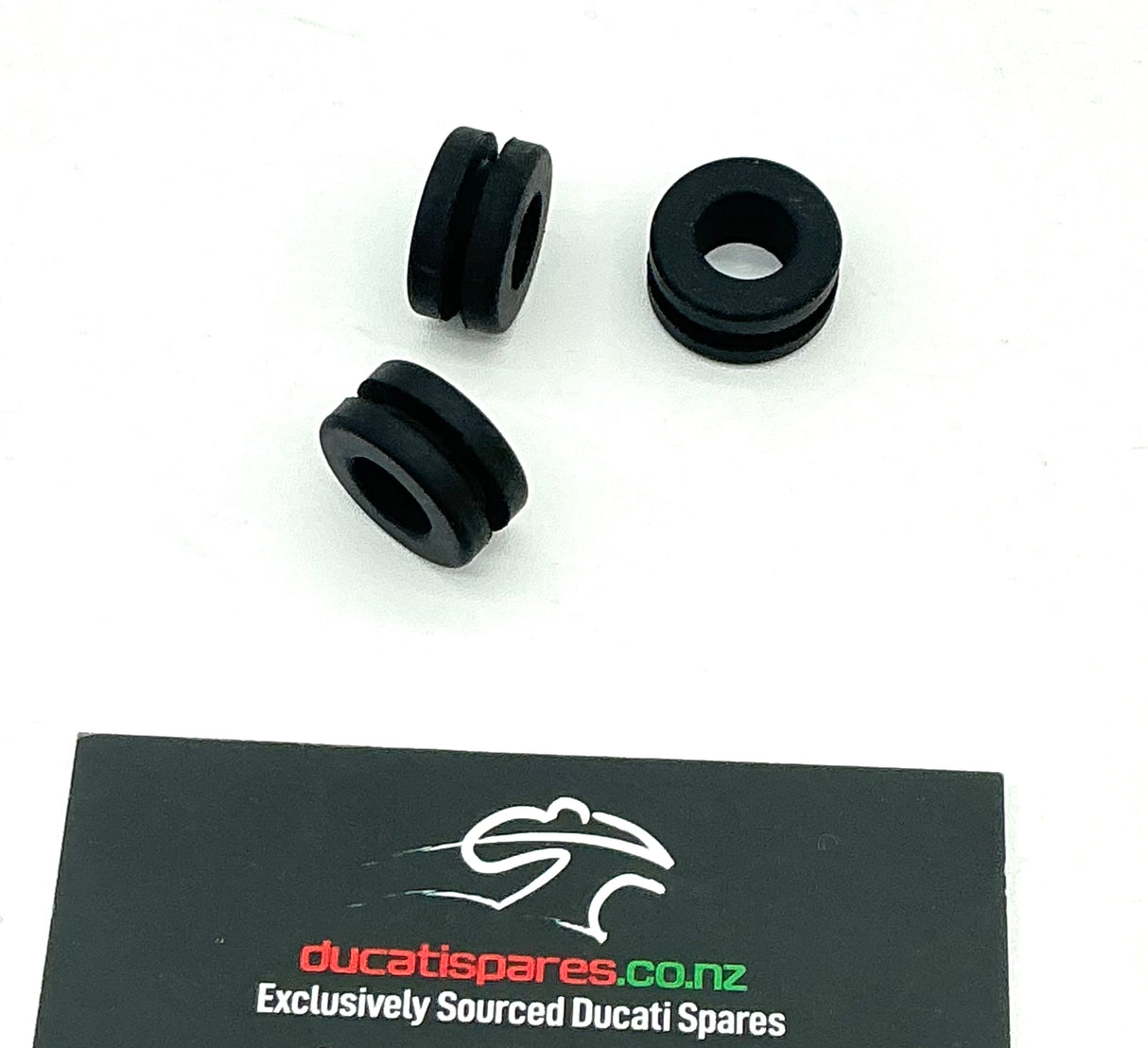 Rubber fairing grommet , replaces 76410901A. 800018048. Vibration damper, grommet pad +