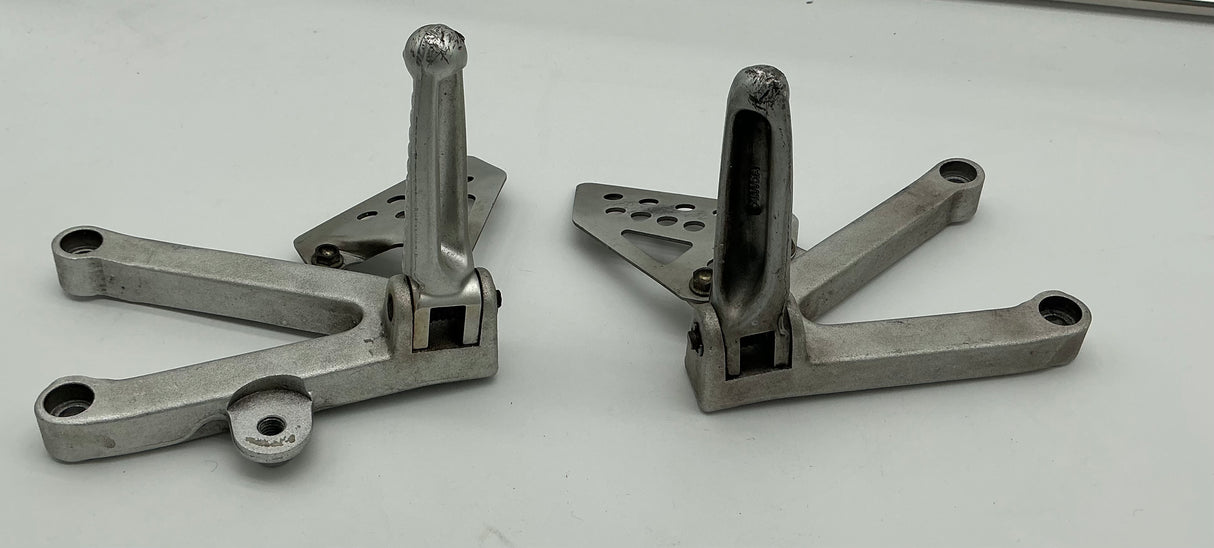 Foot peg brackets 750ssie, 800ssie, 900ssie 1000ssie DS SS