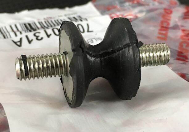 P8 ECU Mount Rubbers - 907ie 916 996 SP SPS