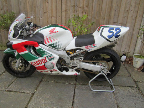 Build a Castrol Honda CBR600 for $5k. Including the bike. Part 2 by Jordan Leslie.