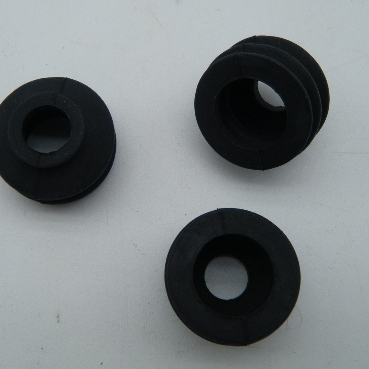 Push Button Gaitor Clutch push rod gaiter. Keeps the dirt out. push rod rubber. clutch ru ...