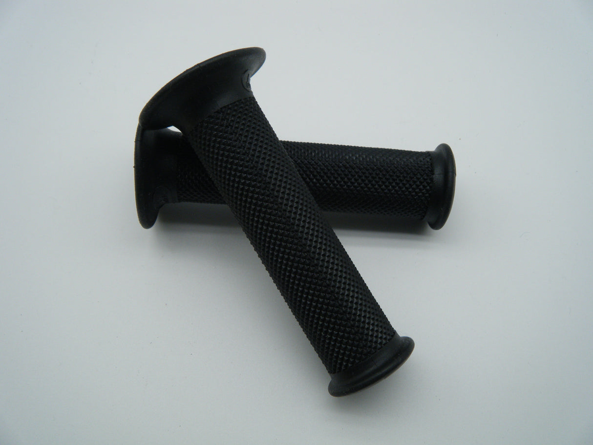 Original grips- Monster Paso 851. Plus more replaces 36140031A