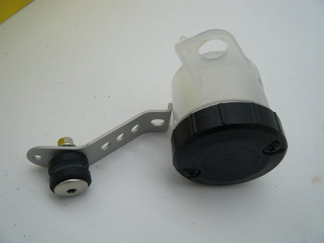 Brake Fluid reservoir screw