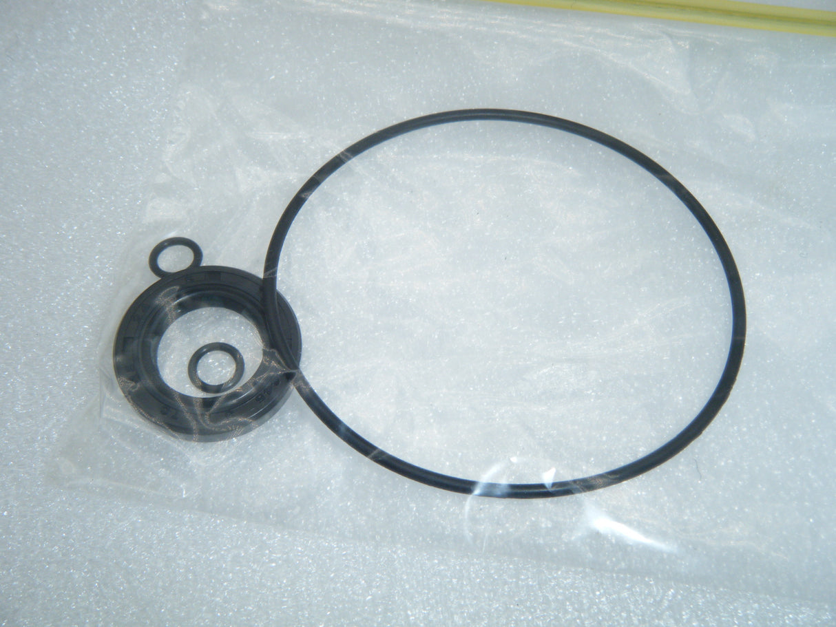 Starter motor seal + oring kit.