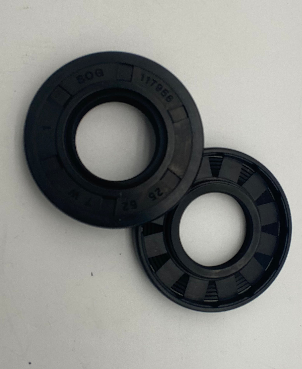 Gearbox output seal