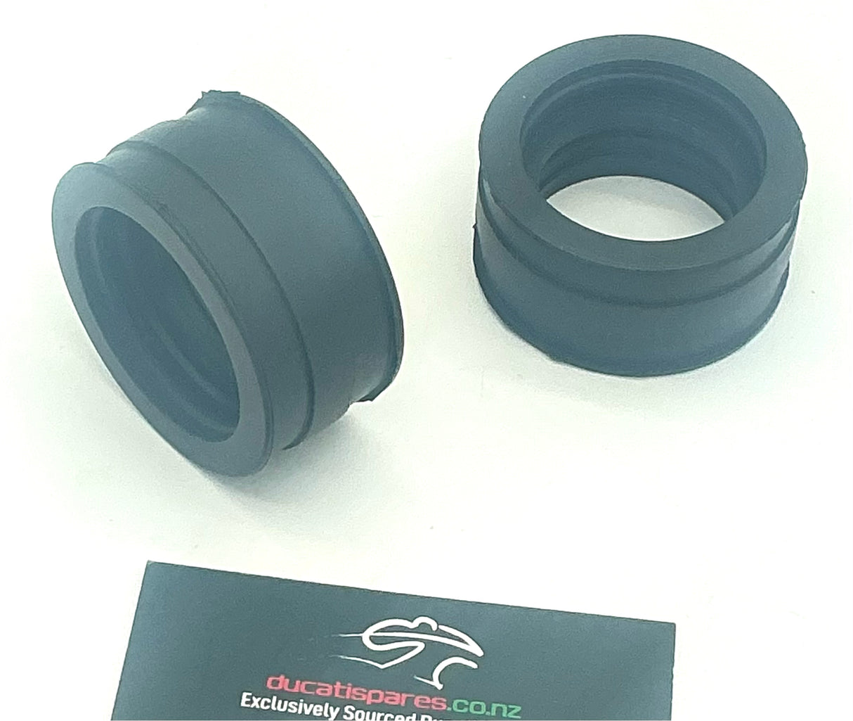 Inlet manifold rubber, carb rubbers,  inlet rubber. Monster and SS range 93-99. 400 600 750 900