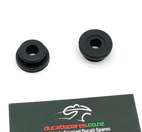 Rubber fairing fuel tank grommet - 748, 916, 996, 998